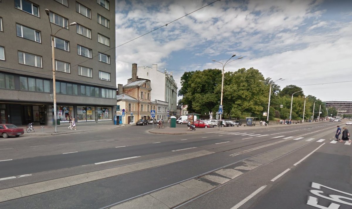 Illustreerival eesmärgil: Tallinn, Pärnu mnt 6 juures (Google Street View ekraanitõmmis)