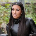 Kim Kardashian tegi kummalise austusavalduse vanaemale: seksisin sinu auks kamina ees