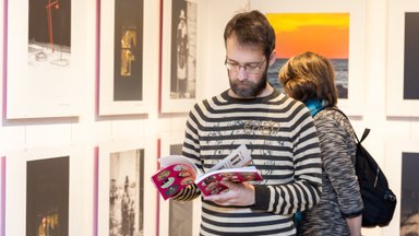 FOTOD | Pärnu linnagaleriis esitleti Pärnu kunsti aastaraamatut 