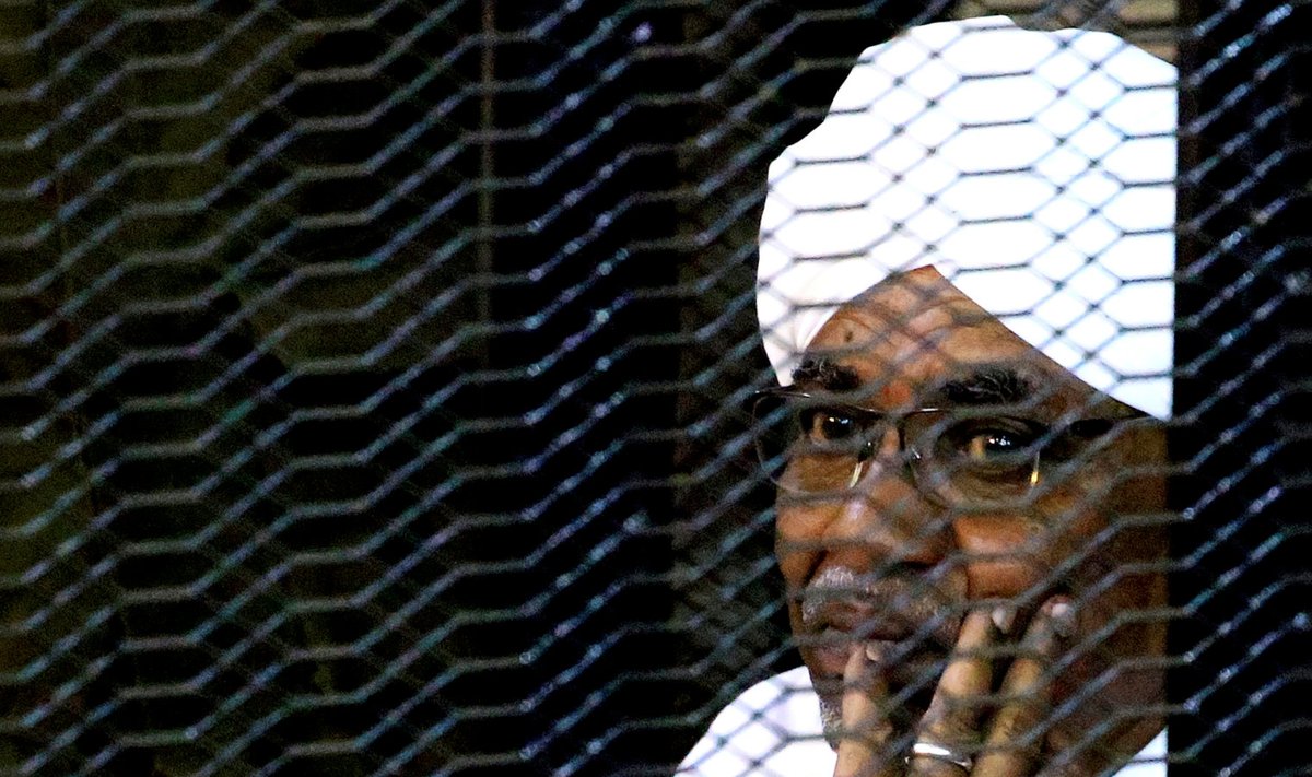 Oma al-Bashir septembris korruptsioonisüüdistust kuulamas