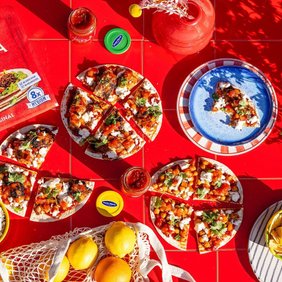 Vürtsikas kana-feta tortillapitsa