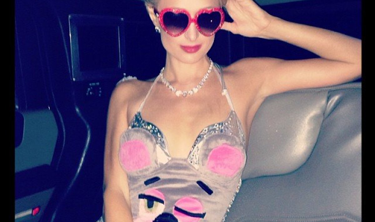 Paris Hiltoni Halloweenikostüüm