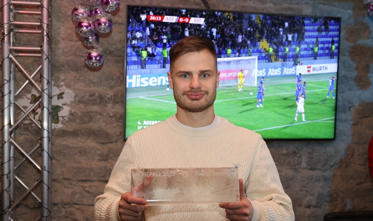 Rauno Sappinenile anti uue aasta teisel päeval Beer Gardenis üle Hõbepalli auhind. Koondiseaasta kõige ilusama värava lõi ta ka 2020. aastal.