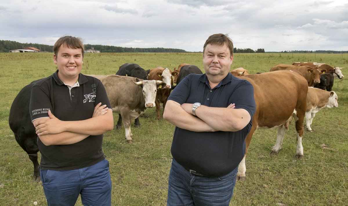 Aasta Põllumees 2019 võitja Indrek Klammer (paremal) koos pojaga.