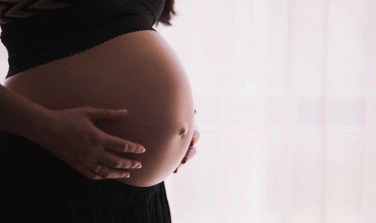 Беременность повышает риск развития тяжелых последствий ковида