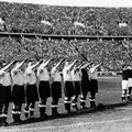 СМИ: Россия направила Джонсону фото сборной Англии с нацистским жестом