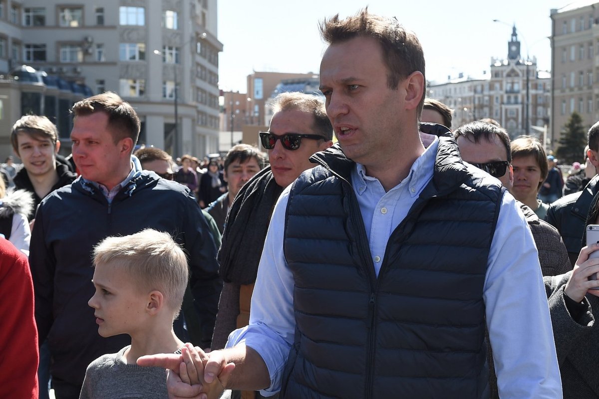 Возраст детей навального. Митинг Навального. Сын Алексея Навального.