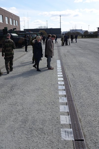 NATO lahingugrupp kogunes Tapa linnakus pidulikule rivistusele