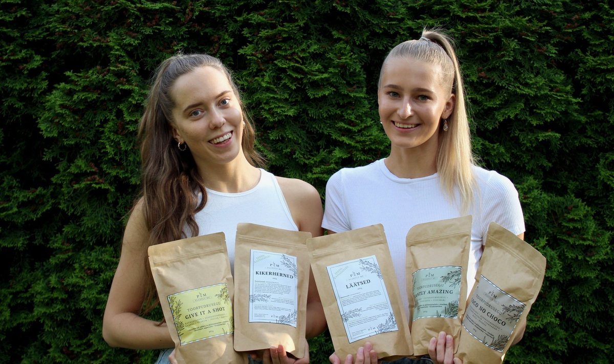 Elisa Maria Saarnak (vasakul) ja Helena Ajaots müüvad oma e-poes Eestis kasvatatud kikerherneid ja läätsi ning toorpudrusegusid.