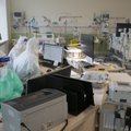 GRAAFIKUD | Ööpäeva jooksul suri 3 koroonasse nakatunut, haiglaravil on 228 COVID-patsienti