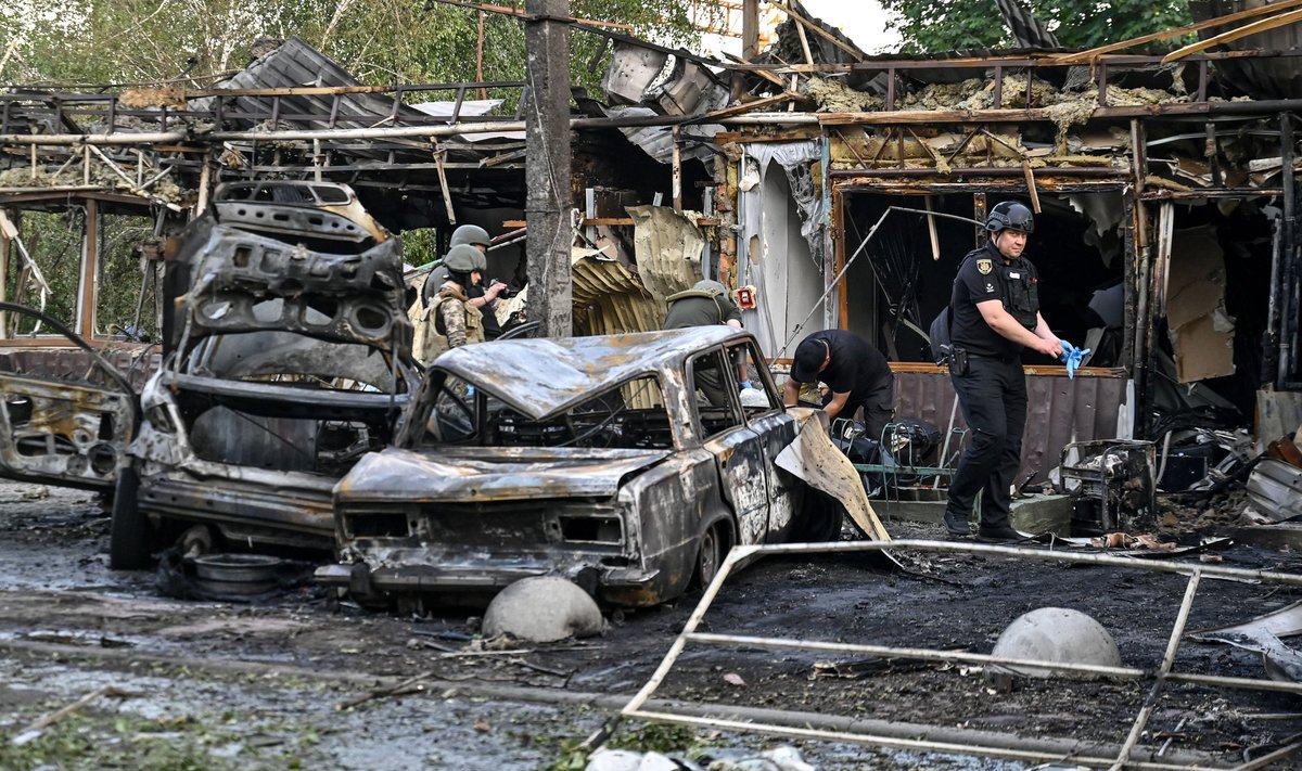 Последствия российского ракетного удара по Вольнянску (Запорожская область)