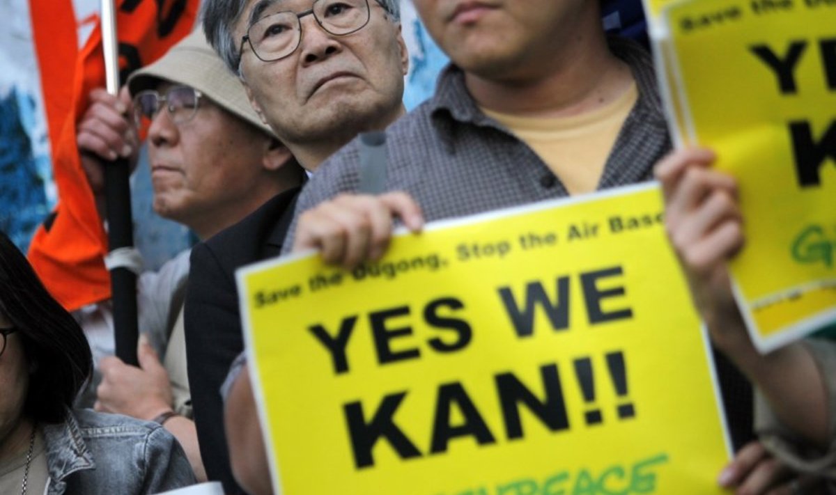 Okinawa rahvas nõuab peaminister Kanil USA baasi sulgemist.