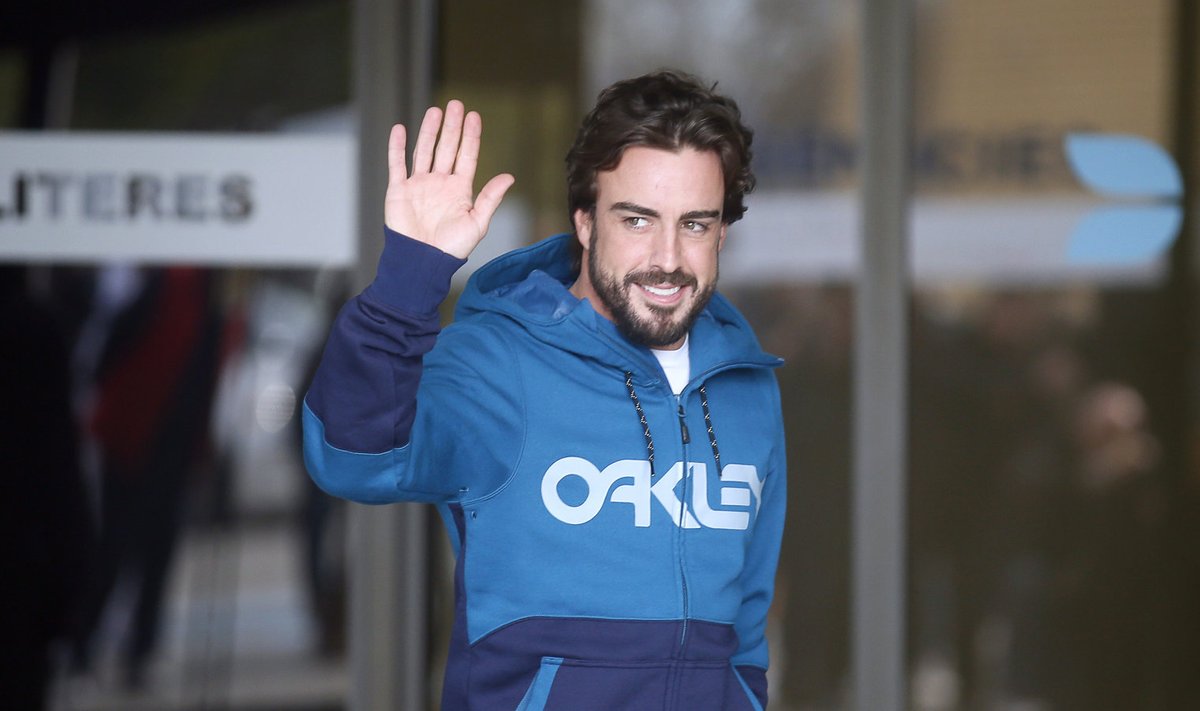 Fernando Alonso lahkub Sant Cugati haiglast