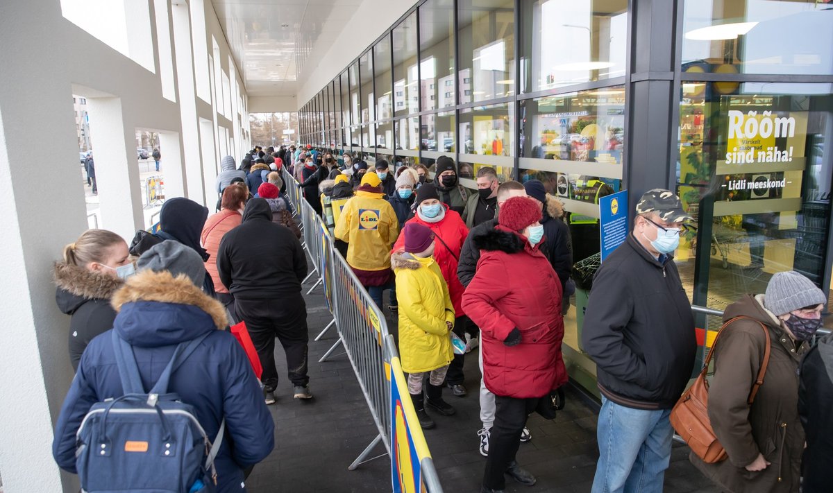 В последний раз люди выстраивались в очереди в магазины, когда в Эстонии открывались первые супермаркеты Lidl. Новые магазины продолжают открываться, но без прежнего ажиотажа.