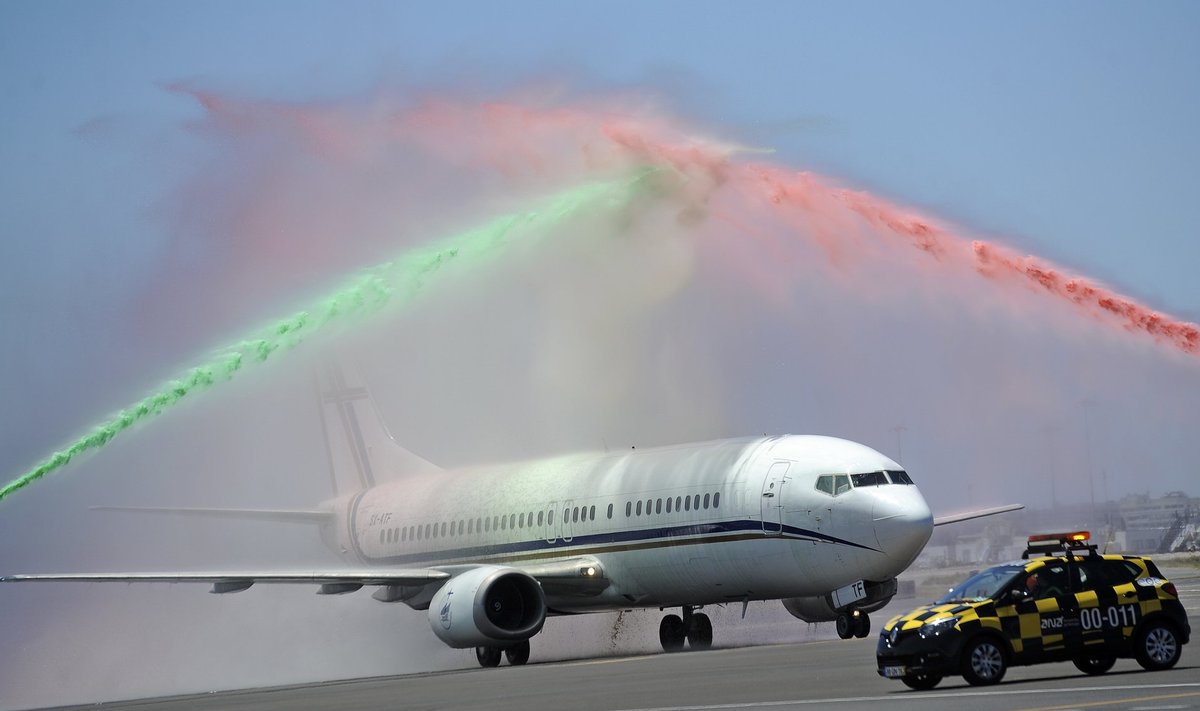 Portugali koondise lennukit tervitati lipuvärvides vedelikuga