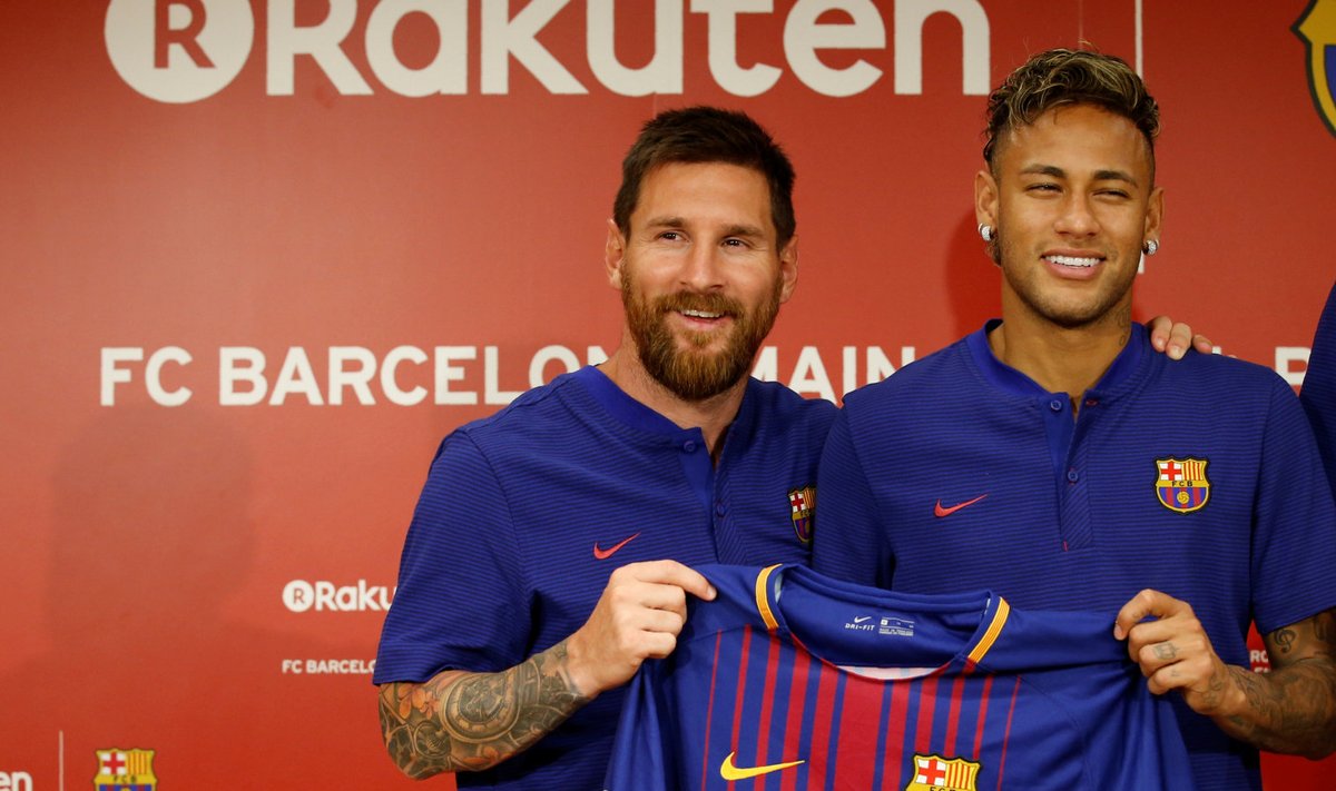 Lionel Messi ja Neymar uue Barcelona särgisponsori esitlusel Jaapanis.
