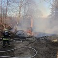 FOTOD | Harkus põleb mahajäetud maja