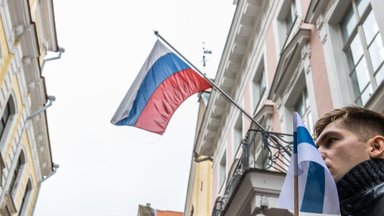 Eesti saadab riigist välja Vene saatkonna töötaja. Põhjus: saatkond omandas Eesti kriminaalasja dokumendid ja avaldas need ühismeedias