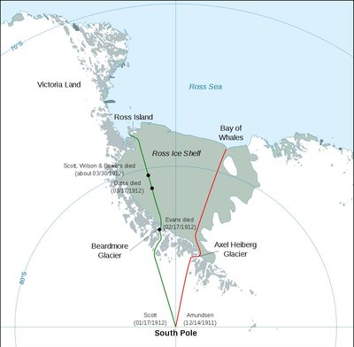 Scotti ja Amundseni ekspeditsioonid. Amundseni teekond on punasega ja Scotti oma rohelisega märgitud.