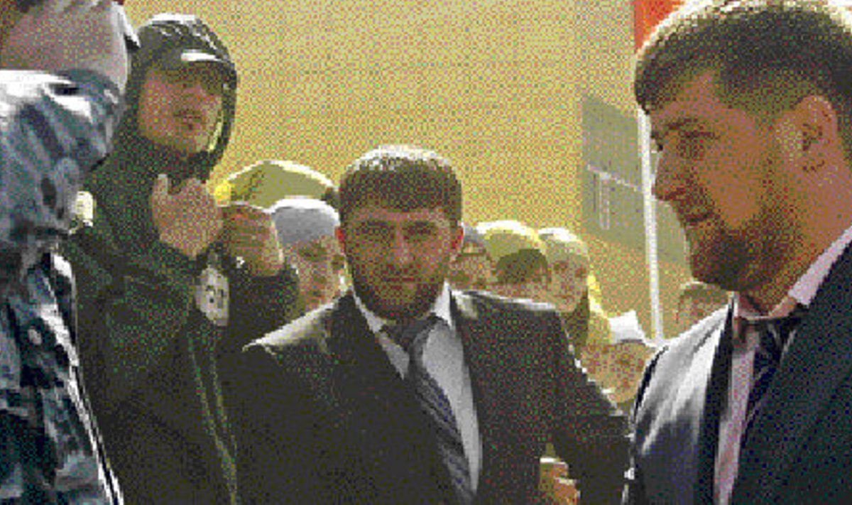 Kes see Ramzan Kadõrov on, kas tsiviilvõimu juht, sõjaväevõimu marionett või tüüpiline despoot?