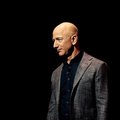 Jeff Bezos loobub Amazoni bossi kohast põneval hetkel firma ajaloos, kui tehnoloogiahiiust saab ka kinohiid