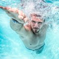 Ujumine on kaks korda tõhusam treening kui jooksmine ja selle võib ära õppida igas eas. 7 sammu kuidas iseseisvalt ujuma õppida