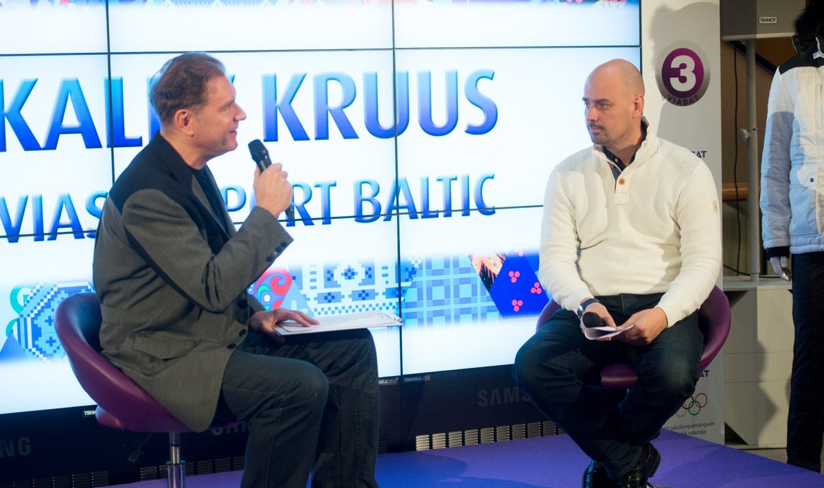 Mart Sander intervjueerib Solarise keskuse aatriumis Kalev Kruusi.