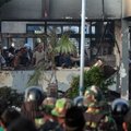 Tohutu vanglakaos Indoneesias: viis inimest hukkus, sada kurjategijat pani jooksu