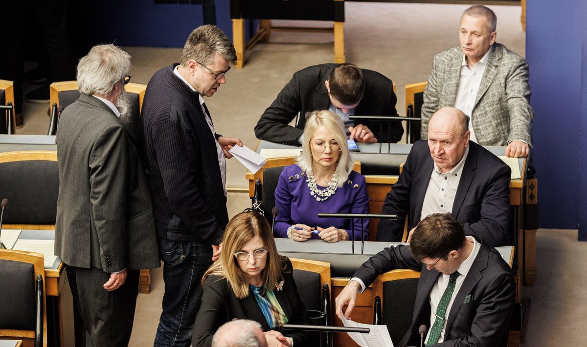 EKRE ja Isamaa saadikud
