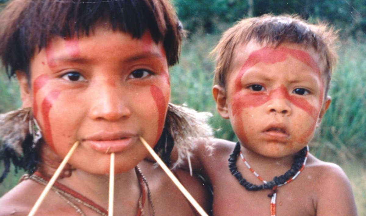Yanomami naine lapsega