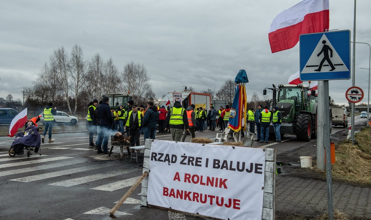 Poola põllumehed protestivad Poola-Ukraina piiril Dorohuskis.