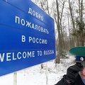 Медведев поручил дать право безвизового въезда в РФ всем негражданам Латвии и Эстонии