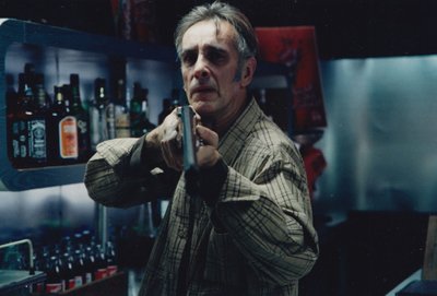 "PEREBISNES" (2003): Vana mehe rollis Andrus Tuisu lavastatud lühifilmis.