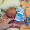 Pikalt kiirabi oodanud sünnitaja jõudis napilt haiglasse
