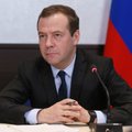 Medvedev teatas, et veetis meeleavalduste päeva suusatades