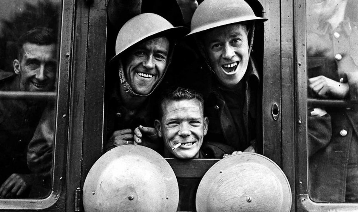 September 1939, rõõmsad Briti sõdurid sõidavad rindele. (Archive.org)
