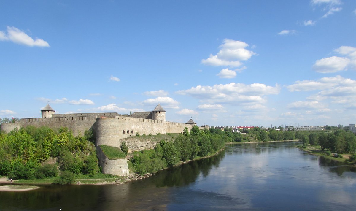 Ivangorod Narva poolt vaadatuna