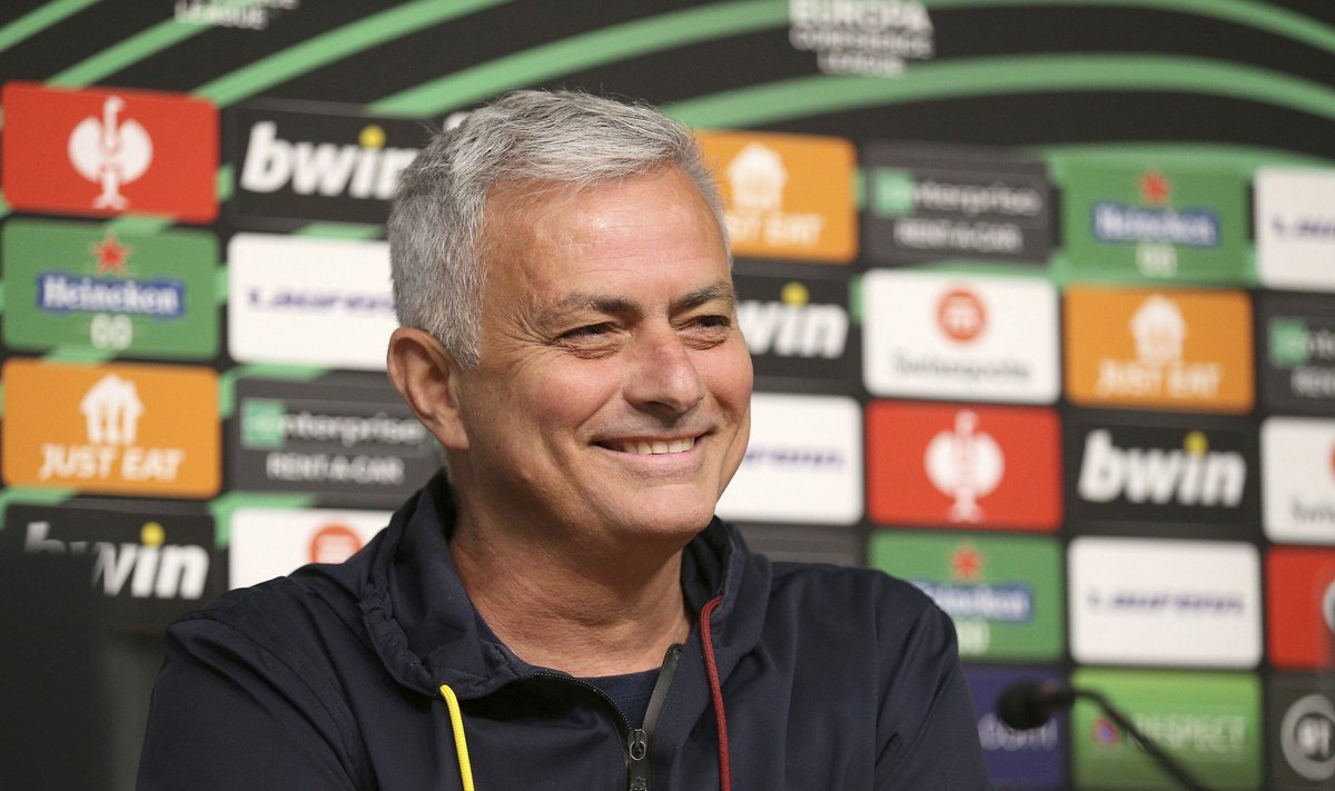 Roma peatreener Jose Mourinho