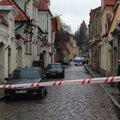 FOTOD: Leedu saatkonna juurde jäetud kott tekitas pommihirmu