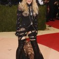FOTOD: Madonna võitleb paljastava Met Gala kostüümiga naiste õiguste eest: see oli poliitiline seisukoht
