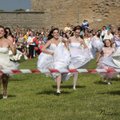 ФОТО: "Невесты" еще не сбегают, но уже регистрируются
