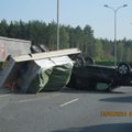 FOTO: Eesti numbriga maastur sattus Poola maanteel raskesse liiklusõnnetusse