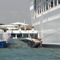 ВИДЕО: Круизный лайнер столкнулся с теплоходом в Венеции