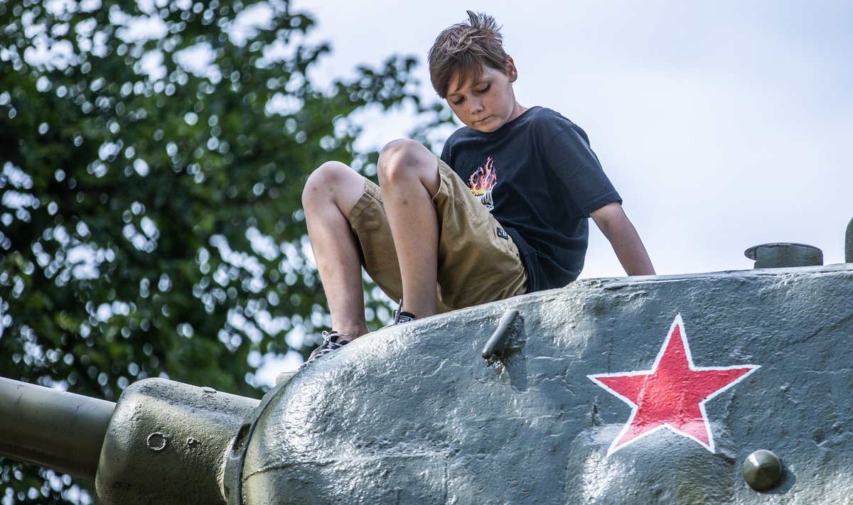 Narva tanki otsa meeldib ronida ka lastel.