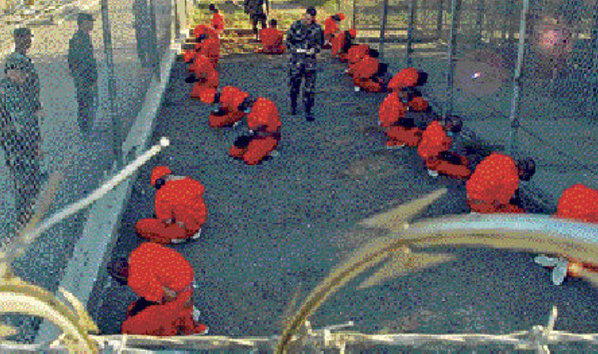 Vangilaagri kõrgaeg 2002. aastal. Kinnipeetavad Guantánamo mereväebaasis, kus USA hoiab välismaiseid terrorismis kahtlustatavaid.
