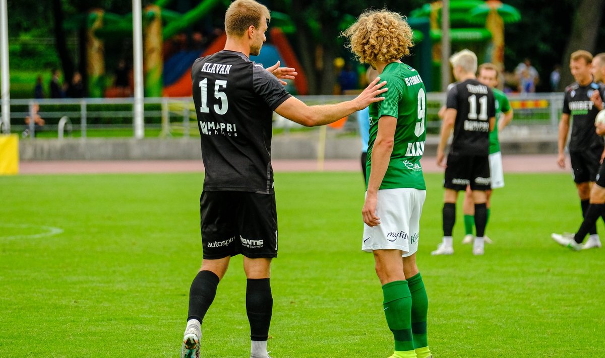 Ragnar Klavan (vasakul) tegi Rauno Alliku vastu vea ja selle eest määrati penalti.