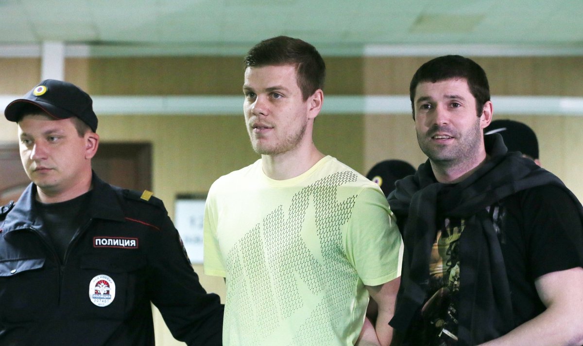 Moscow court hearing into hooliganism case against footballers Kokorin and Mamaev