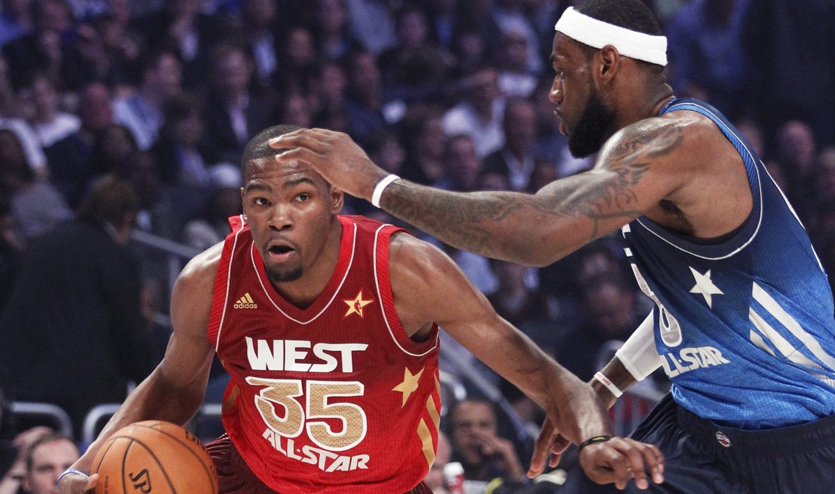 Kevin Durant ja LeBron James 2012. aasta Tähtede mängul.