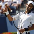 Tennise esireket Djokovic sai fännide tõttu vigastada