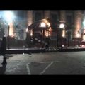 ВИДЕО: Посольство РФ в Киеве забросали "коктейлями Молотова"